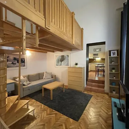 Apartment Mona In The Palace ! *